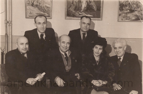 1949. Գուրգեն Քոչարյան (աշխարհագրագետ), Արա Սարգսյան, Արփենիկ Նալբանդյան, Վաղարշ Վաղարշյան, Անդրանիկ Բաղդասարյան (աշխարհագրագետ), Նաիրի Զարյան